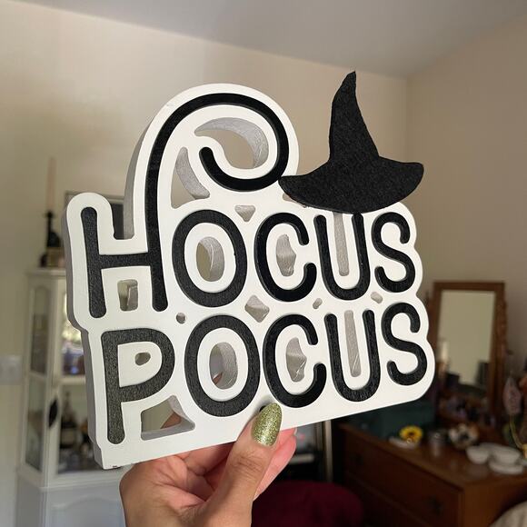 Target Hocus Pocus Witch Hat Table Top Sign Halloween Decor NWOT - Picture 2 of 16